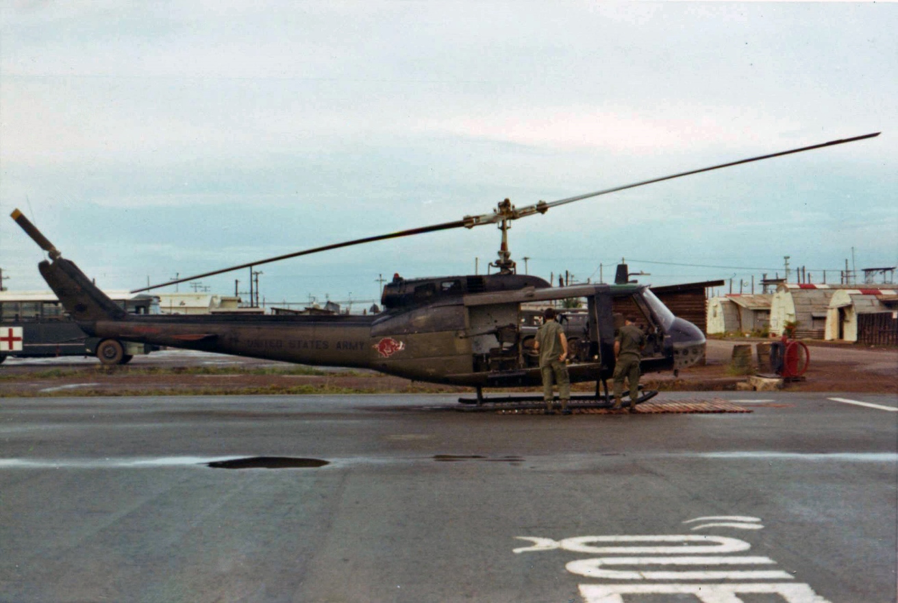 The Razorbacks Gunships | The Razorbacks helicopter gunships and crews ...